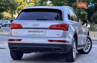 Внедорожник / Кроссовер Audi Q5 2018 в 