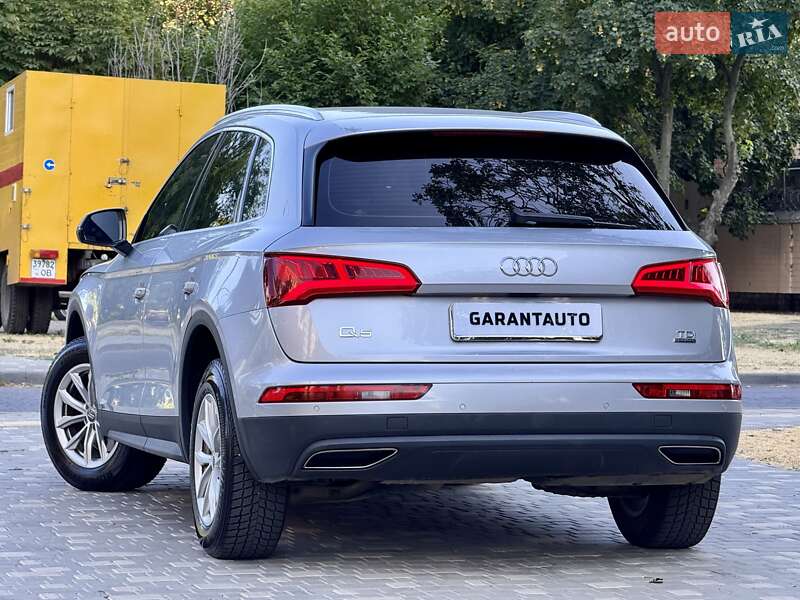 Позашляховик / Кросовер Audi Q5 2017 в Одесі