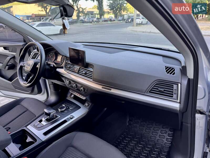 Позашляховик / Кросовер Audi Q5 2017 в Одесі