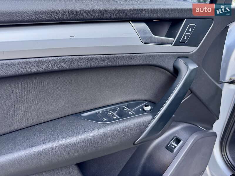 Позашляховик / Кросовер Audi Q5 2017 в Одесі