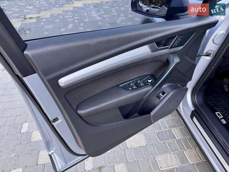 Позашляховик / Кросовер Audi Q5 2017 в Одесі