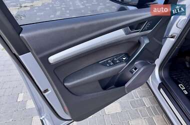 Внедорожник / Кроссовер Audi Q5 2018 в 