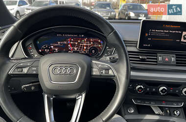 Внедорожник / Кроссовер Audi Q5 2020 в 