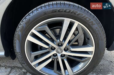 Внедорожник / Кроссовер Audi Q5 2020 в 