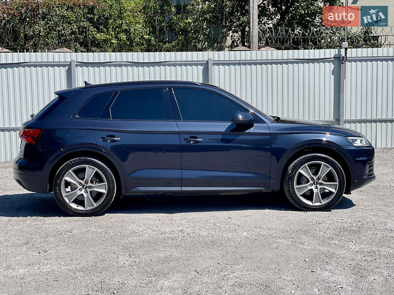 Внедорожник / Кроссовер Audi Q5 2019 в Каменском