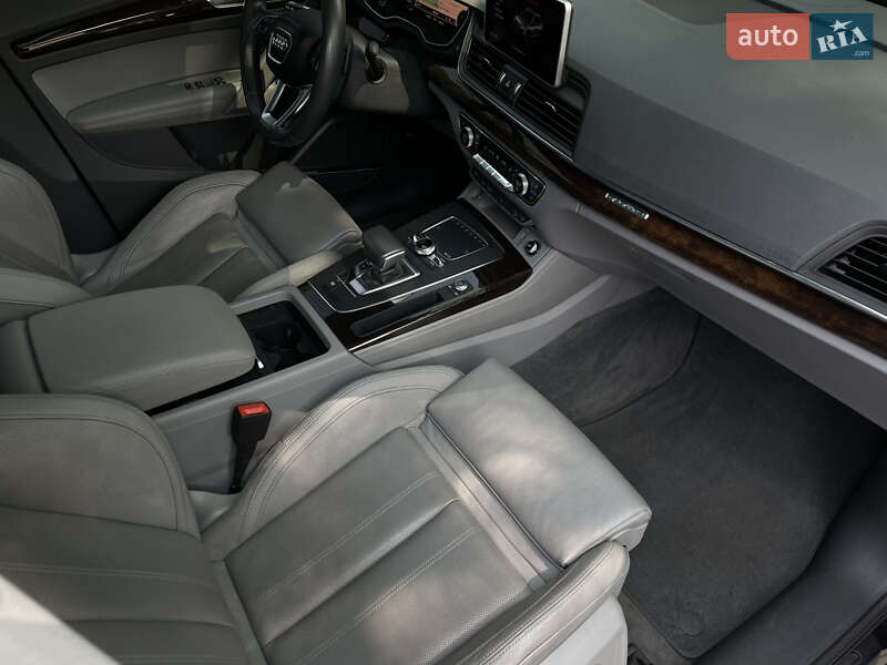 Внедорожник / Кроссовер Audi Q5 2019 в Каменском