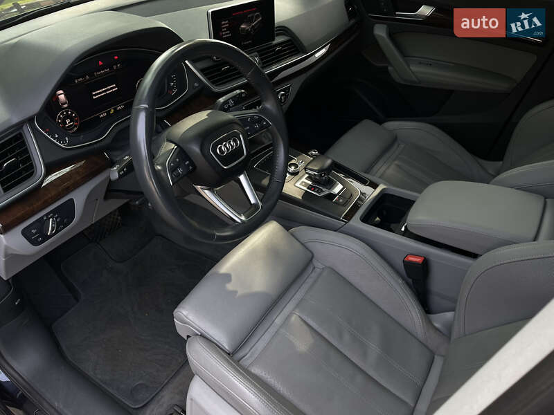 Внедорожник / Кроссовер Audi Q5 2019 в Каменском