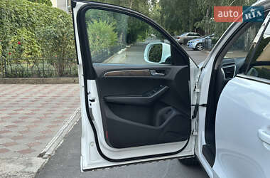 Внедорожник / Кроссовер Audi Q5 2011 в 