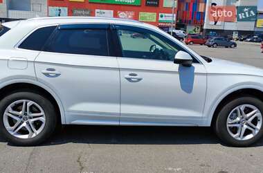 Внедорожник / Кроссовер Audi Q5 2019 в 