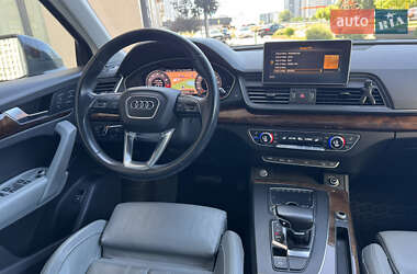 Внедорожник / Кроссовер Audi Q5 2017 в 