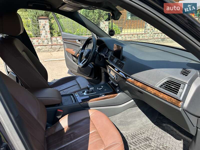 Внедорожник / Кроссовер Audi Q5 2020 в Недригайлове