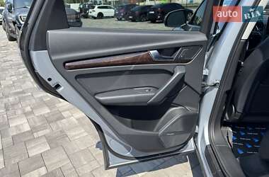 Внедорожник / Кроссовер Audi Q5 2018 в 