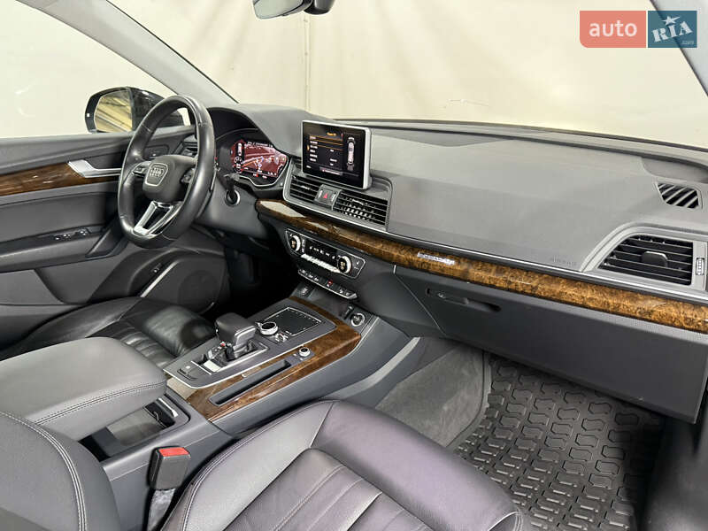 Внедорожник / Кроссовер Audi Q5 2018 в Одессе