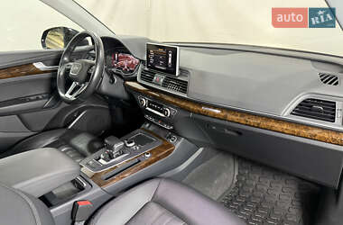 Внедорожник / Кроссовер Audi Q5 2018 в 