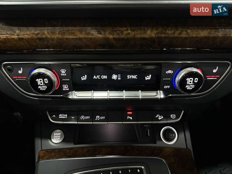 Внедорожник / Кроссовер Audi Q5 2018 в Одессе