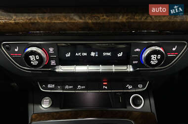 Внедорожник / Кроссовер Audi Q5 2018 в 