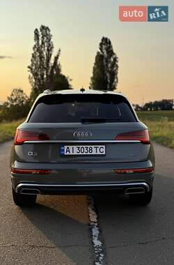 Внедорожник / Кроссовер Audi Q5 2023 в 