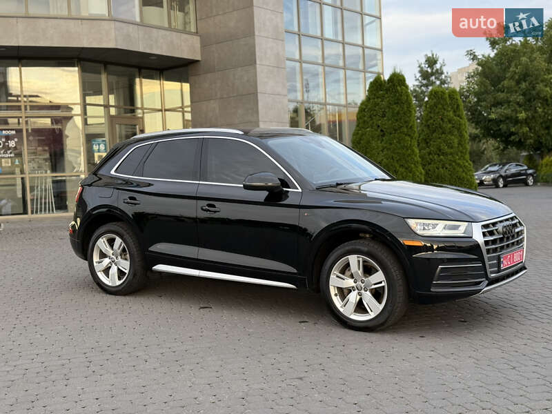 Внедорожник / Кроссовер Audi Q5 2017 в Хмельницком