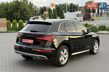 Внедорожник / Кроссовер Audi Q5 2017 в 