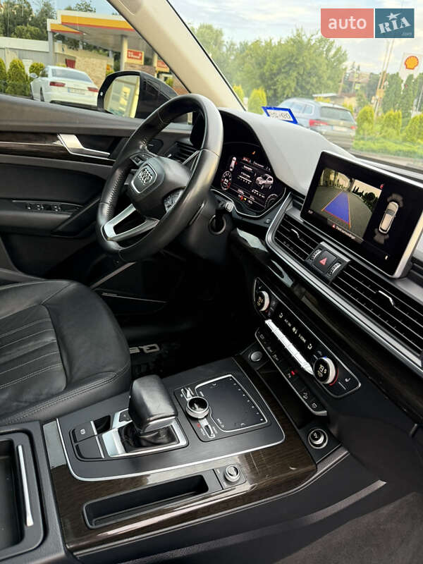 Внедорожник / Кроссовер Audi Q5 2017 в Хмельницком