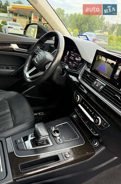 Внедорожник / Кроссовер Audi Q5 2017 в 