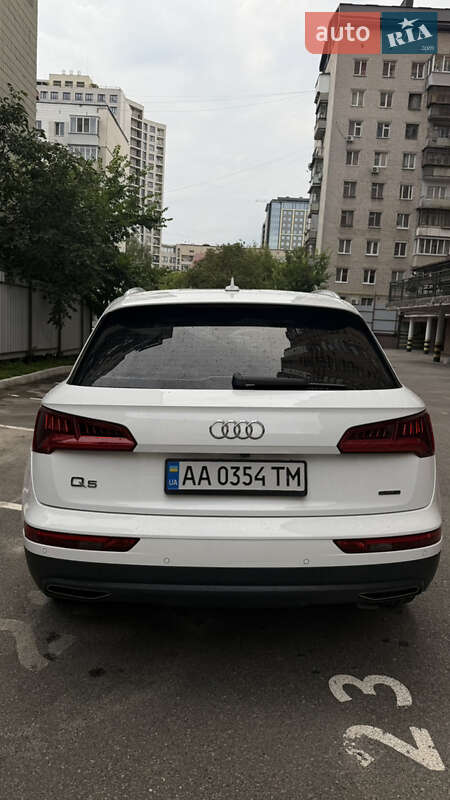 Внедорожник / Кроссовер Audi Q5 2017 в Киеве