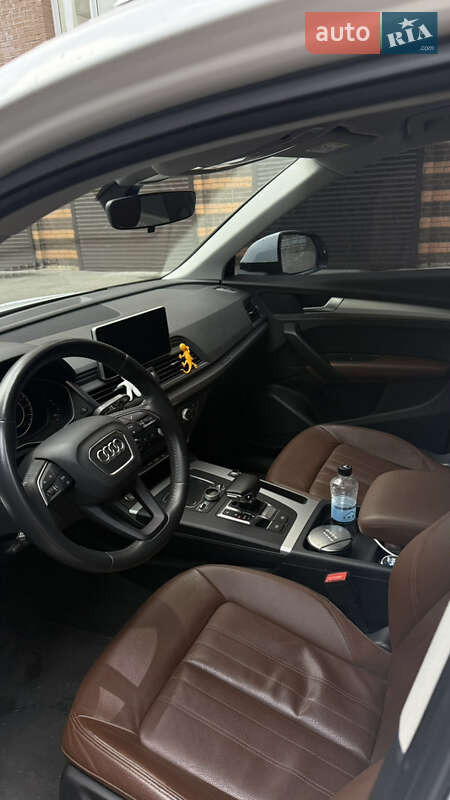 Внедорожник / Кроссовер Audi Q5 2017 в Киеве