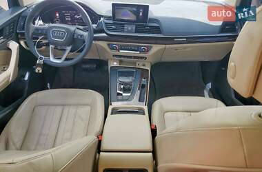 Внедорожник / Кроссовер Audi Q5 2020 в 