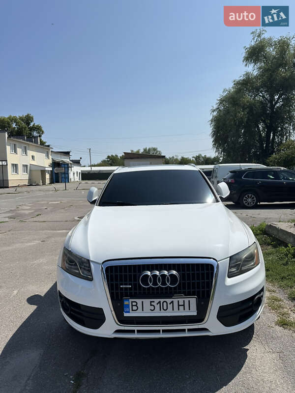 Внедорожник / Кроссовер Audi Q5 2011 в 