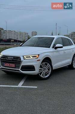 Внедорожник / Кроссовер Audi Q5 2018 в 