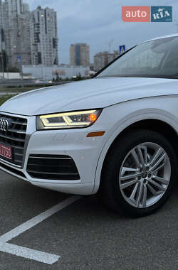 Внедорожник / Кроссовер Audi Q5 2018 в 