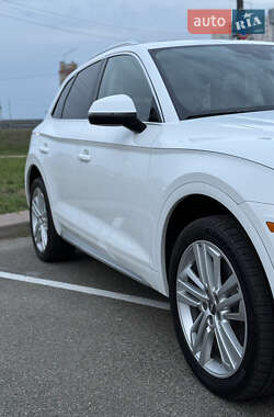 Внедорожник / Кроссовер Audi Q5 2018 в 