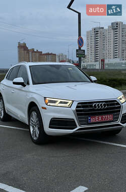 Внедорожник / Кроссовер Audi Q5 2018 в 