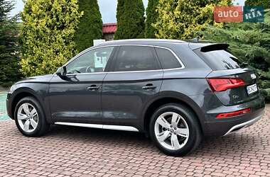 Внедорожник / Кроссовер Audi Q5 2018 в 