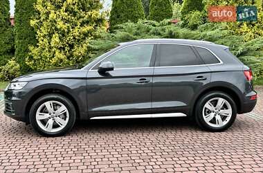 Внедорожник / Кроссовер Audi Q5 2018 в 