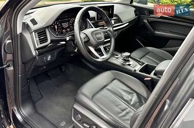Внедорожник / Кроссовер Audi Q5 2018 в 