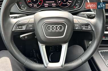 Внедорожник / Кроссовер Audi Q5 2018 в 