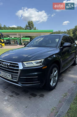 Внедорожник / Кроссовер Audi Q5 2018 в 