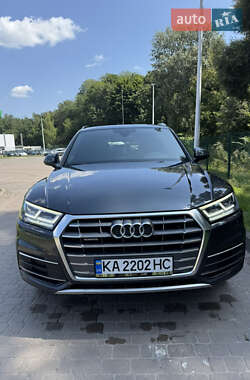 Внедорожник / Кроссовер Audi Q5 2018 в 