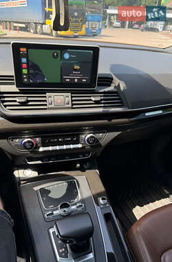 Внедорожник / Кроссовер Audi Q5 2018 в 