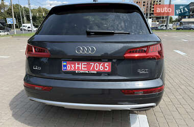 Внедорожник / Кроссовер Audi Q5 2018 в 
