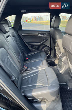 Внедорожник / Кроссовер Audi Q5 2015 в 