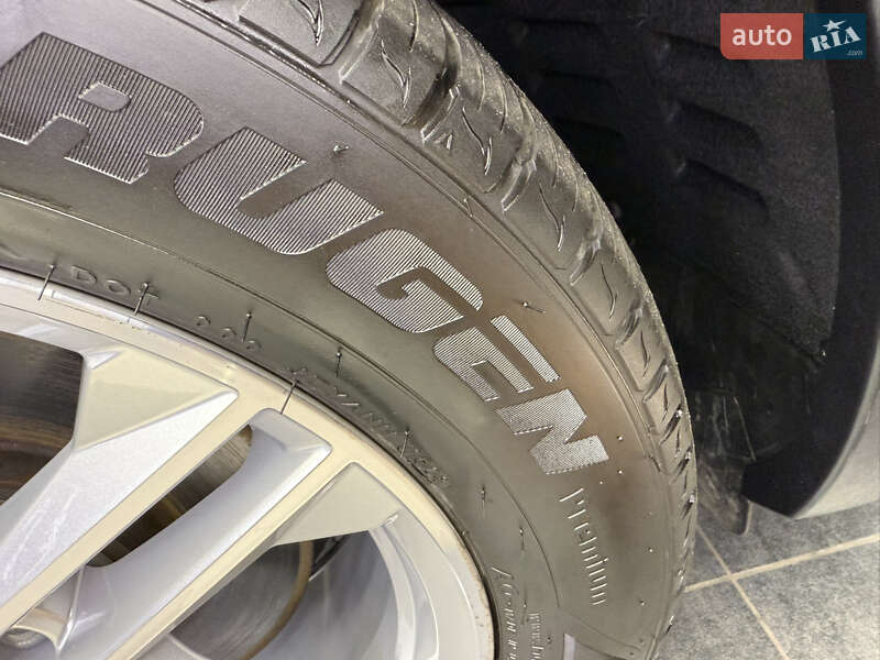 Внедорожник / Кроссовер Audi Q5 2023 в Киеве