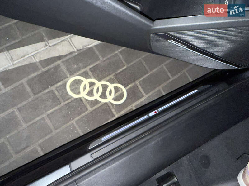 Внедорожник / Кроссовер Audi Q5 2023 в Киеве