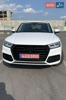 Внедорожник / Кроссовер Audi Q5 2018 в 