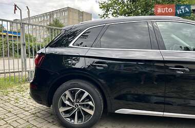 Внедорожник / Кроссовер Audi Q5 2021 в 