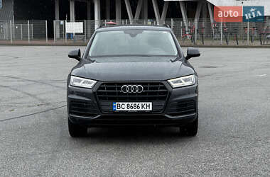 Внедорожник / Кроссовер Audi Q5 2017 в 