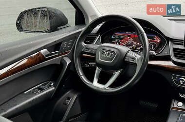 Внедорожник / Кроссовер Audi Q5 2017 в 