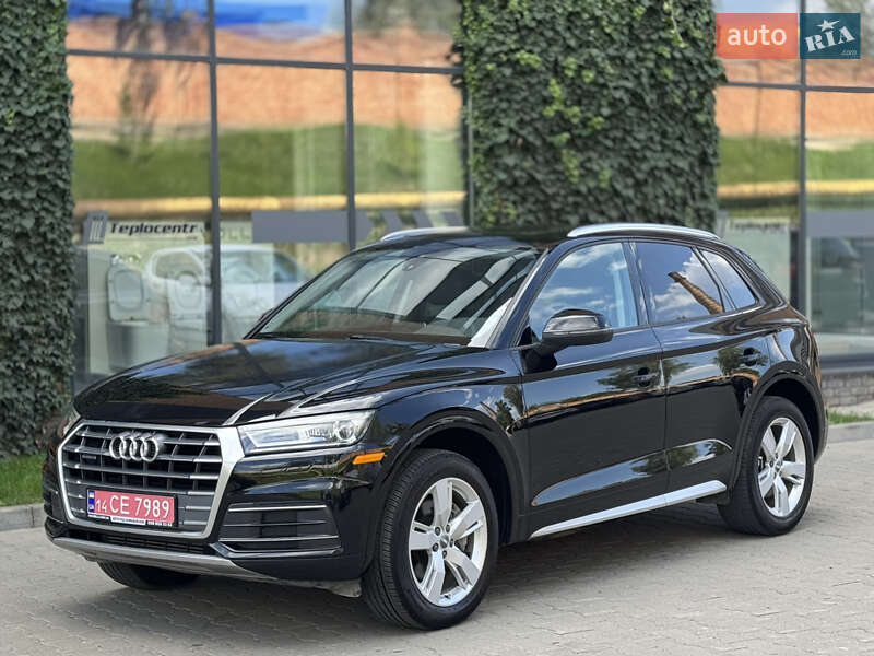 Внедорожник / Кроссовер Audi Q5 2018 в 