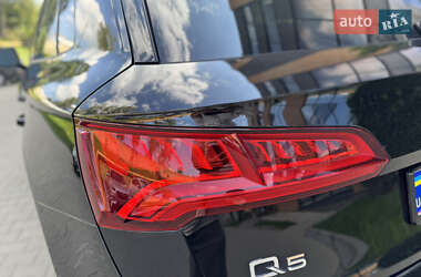 Внедорожник / Кроссовер Audi Q5 2018 в 